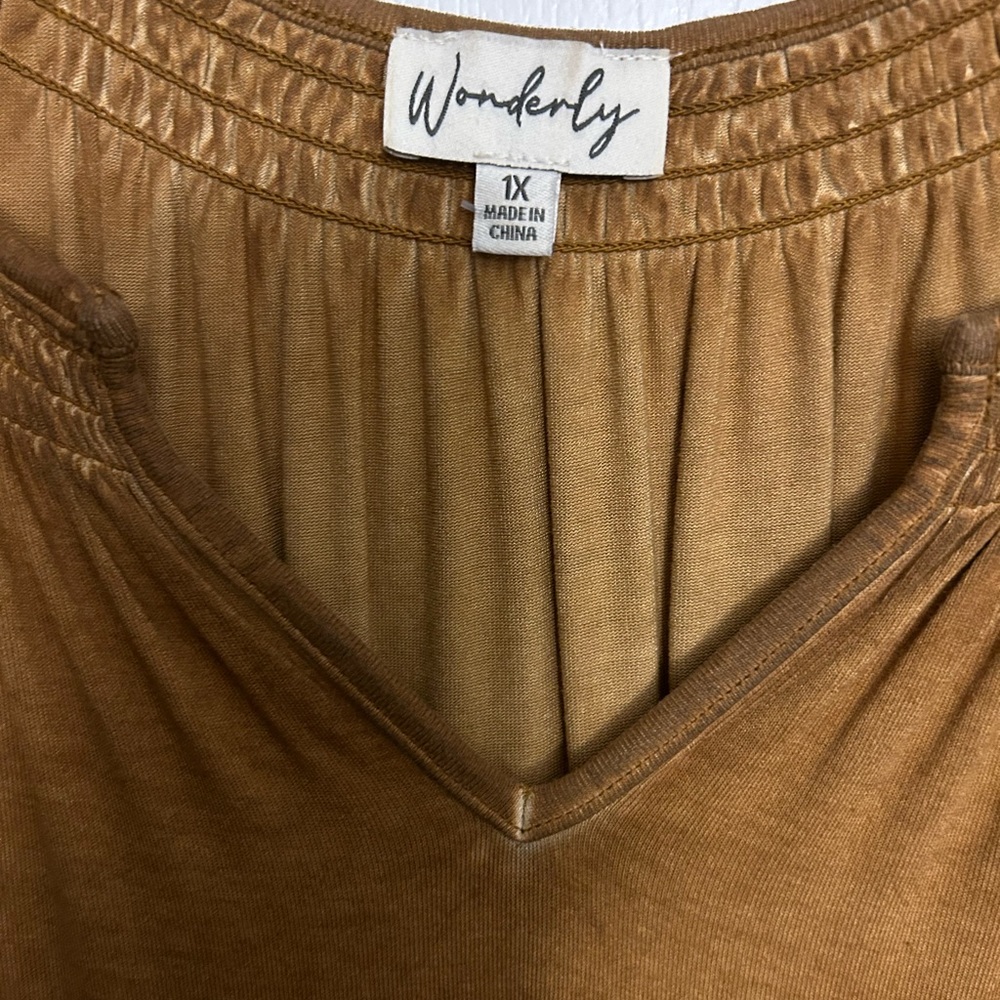 Gold dress, size 1X, worn 1 time. Very comfortable!